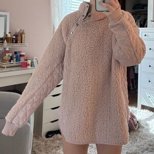 Abercrombie & Fitch Quilted-Sleeve Sherpa Pullover - Blush